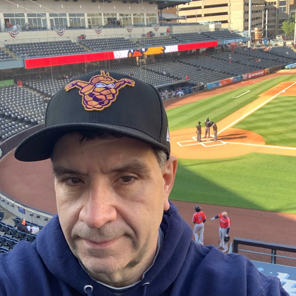 Meet Your Posher, Dennis